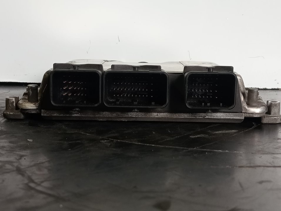 Switchboard engine uce 0281010962 de Citroen Xsara (n1) 2000-2005 90 CV - pieza usada