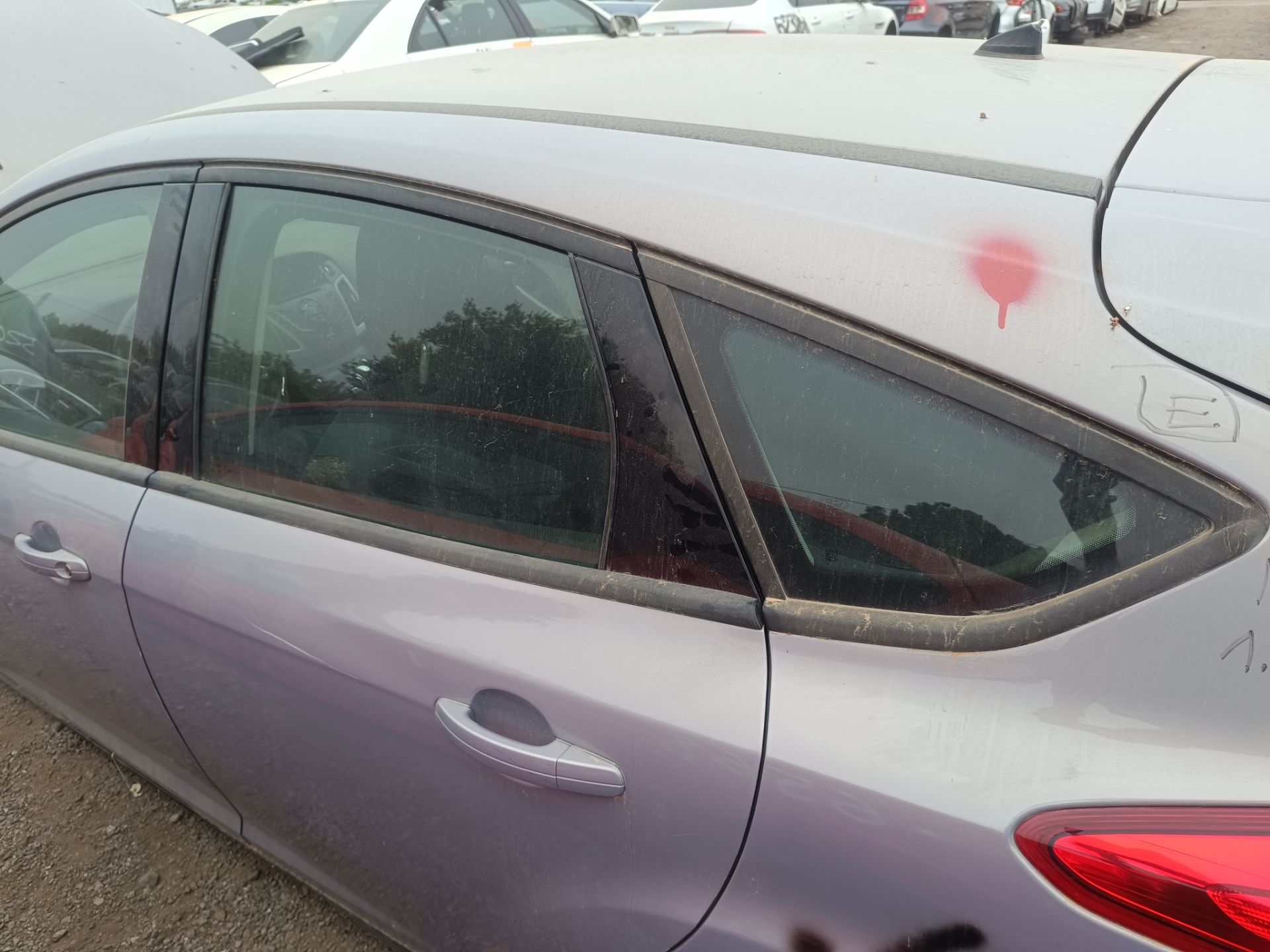 Luna trasera izquierda 1706322 de Ford Focus berlina 2010-0 125 CV