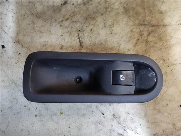 Interruptor puerta trasera izquierda K9K P7 156015540 de Renault Megane ii berlina 5p 2002-0