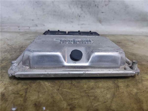 Switchboard engine uce AHF 0281010120 de Audi A3 (8l) 1996-0 - pieza usada