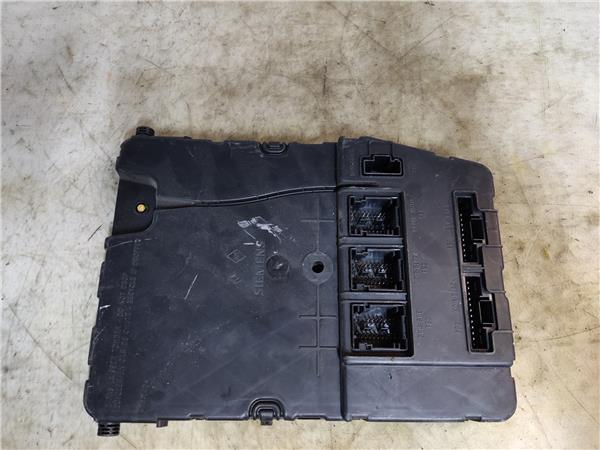 Módulo confort F9Q812 8200309693 de Renault Scenic ii (jm) 2003-0