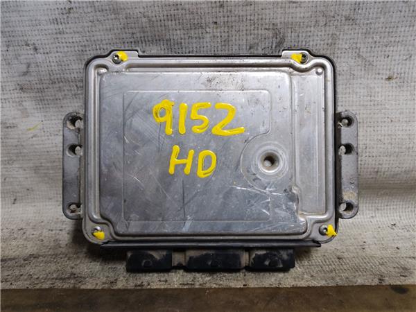 Switchboard engine uce HHDA 0281011701 de Ford Focus berlina (cap) 2004-0 - pieza usada