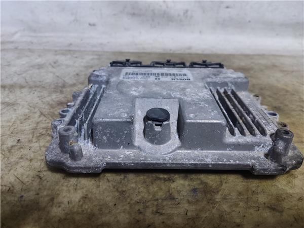 Switchboard engine uce G9T742 0281012058 de Renault Espace iv (jk0/1_) 2002-0 - pieza usada