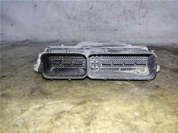 Switchboard engine uce BKD 0281013228 de Volkswagen Golf v (1k1) 2003-0 - pieza usada