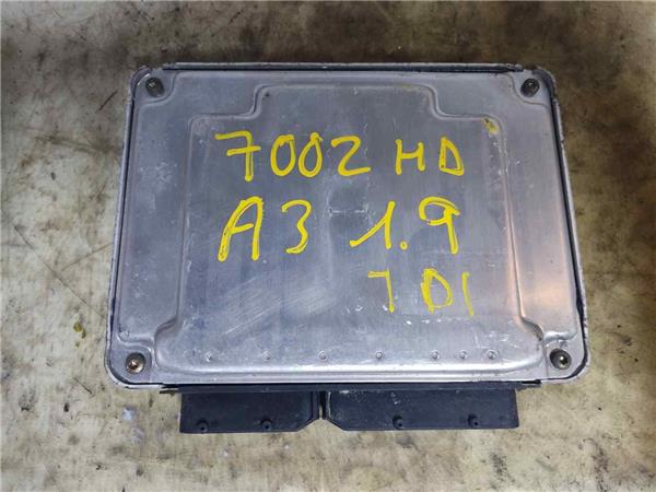 Switchboard engine uce AHF 0281010120 de Audi A3 (8l) 1996-0 - pieza usada