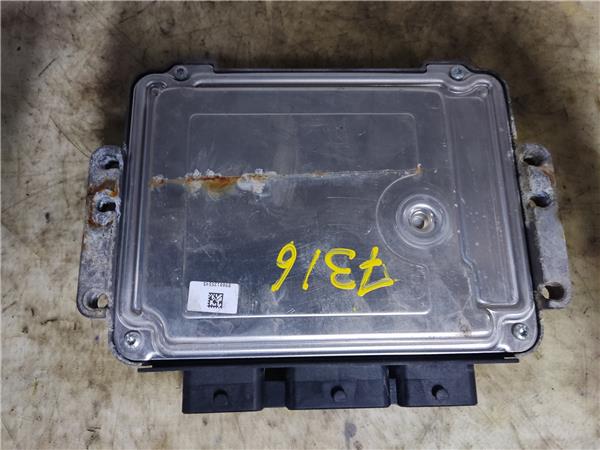 Switchboard engine uce G9T742 0281012058 de Renault Espace iv (jk0/1_) 2002-0 - pieza usada