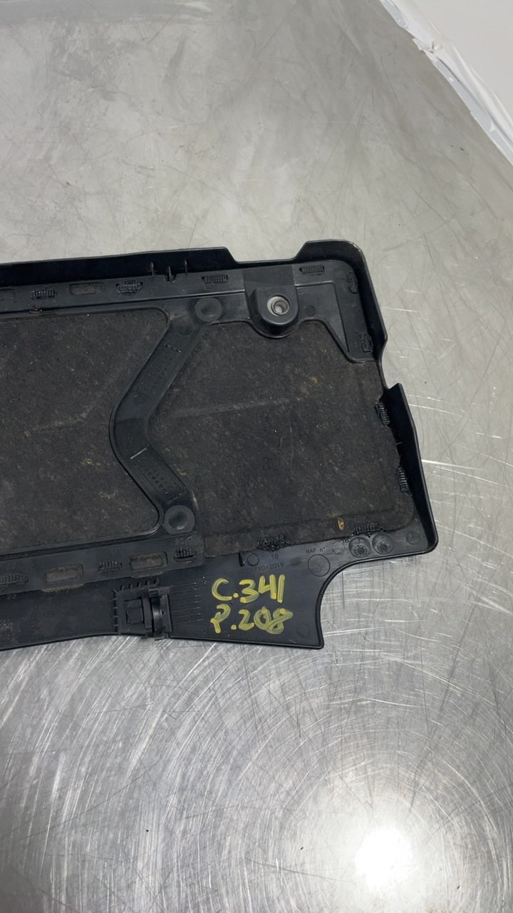 Tapa motor 9825492380 de Peugeot 208 2019-0 101 CV - pieza usada