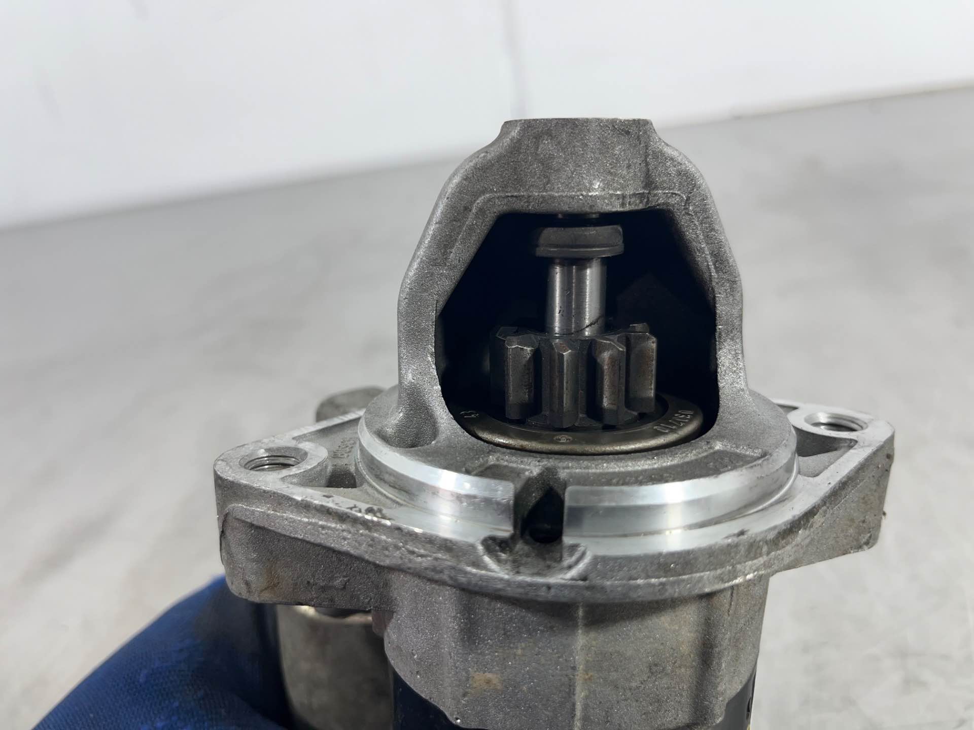 Starter motor de Bmw Serie 5 berlina 2003-2009 170 CV - pieza usada