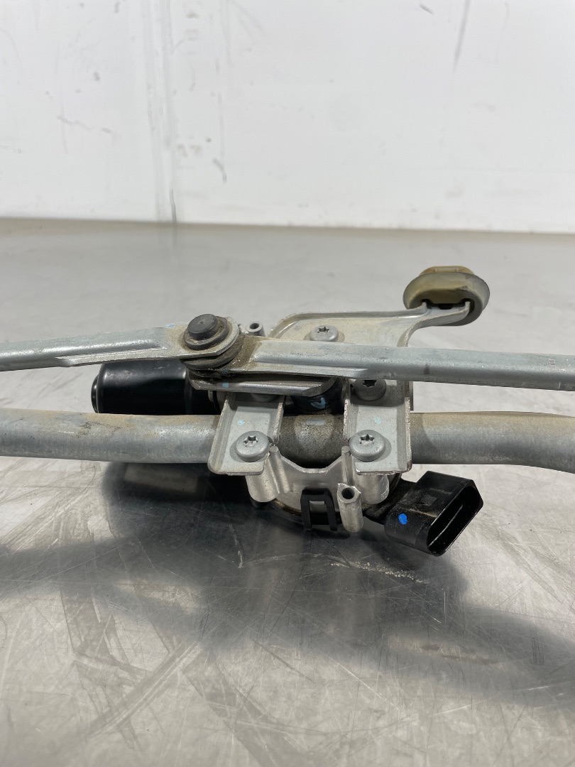 Wischermotor vorne at 9824784980 de Peugeot 208 2019-0 - pieza usada