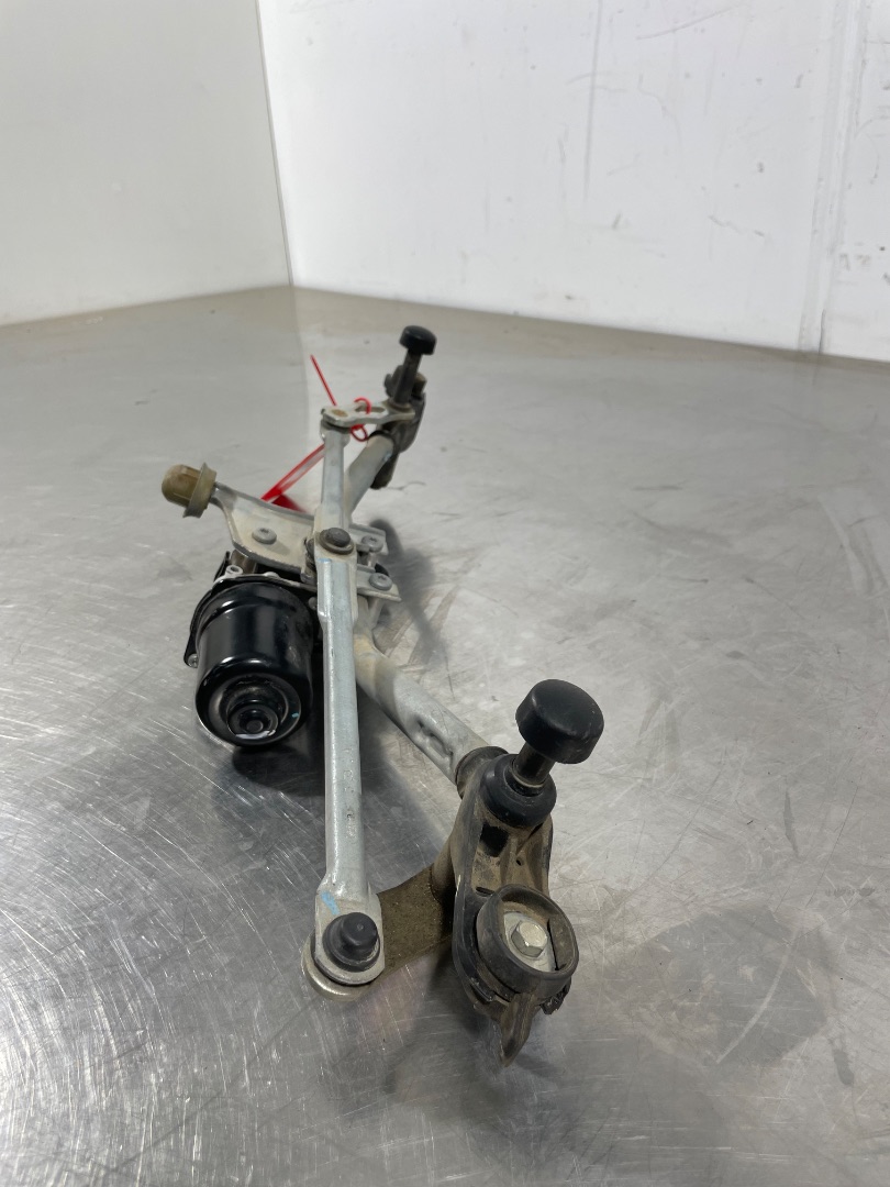 Wischermotor vorne at 9824784980 de Peugeot 208 2019-0 - pieza usada