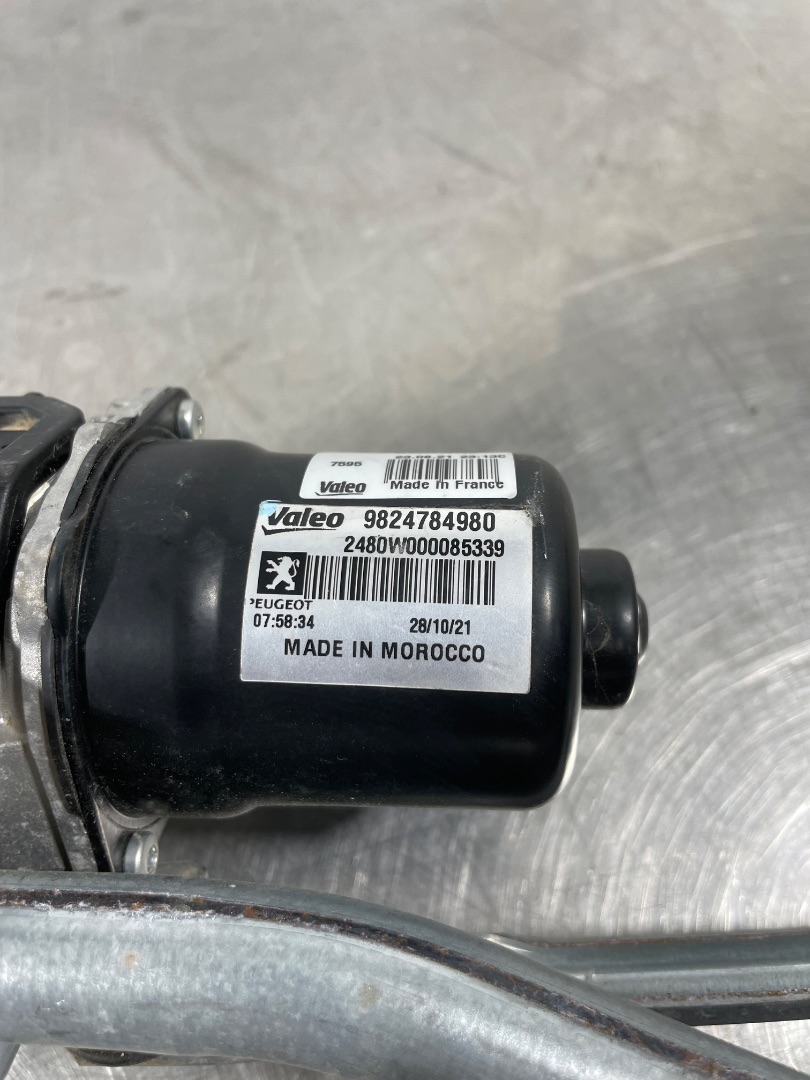 Wischermotor vorne at 9824784980 de Peugeot 208 2019-0 - pieza usada