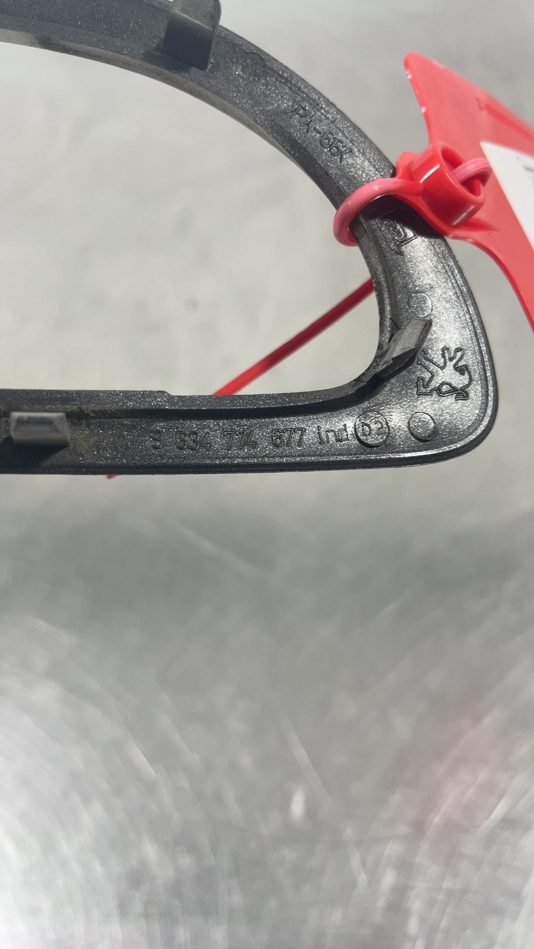 9634774677 de Peugeot 307 (3a/c) 2004-2009 - pieza usada