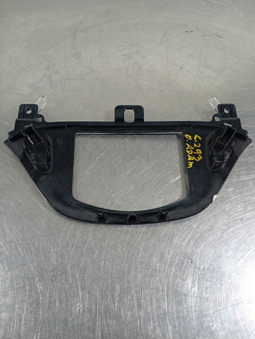 Moldura 13352019 de Opel Adam 2012-2012 87 CV - pieza usada