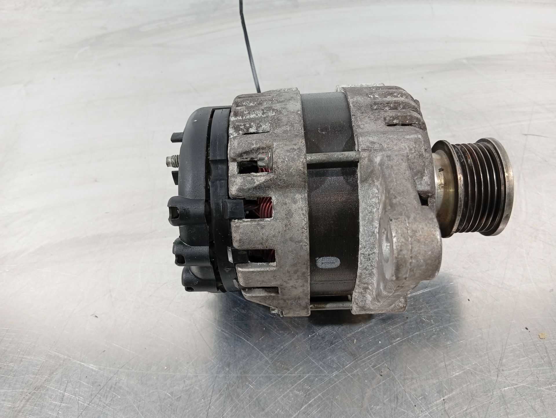 Alternador 13502583 de Opel Insignia a country tourer 2013-2017 - pieza usada