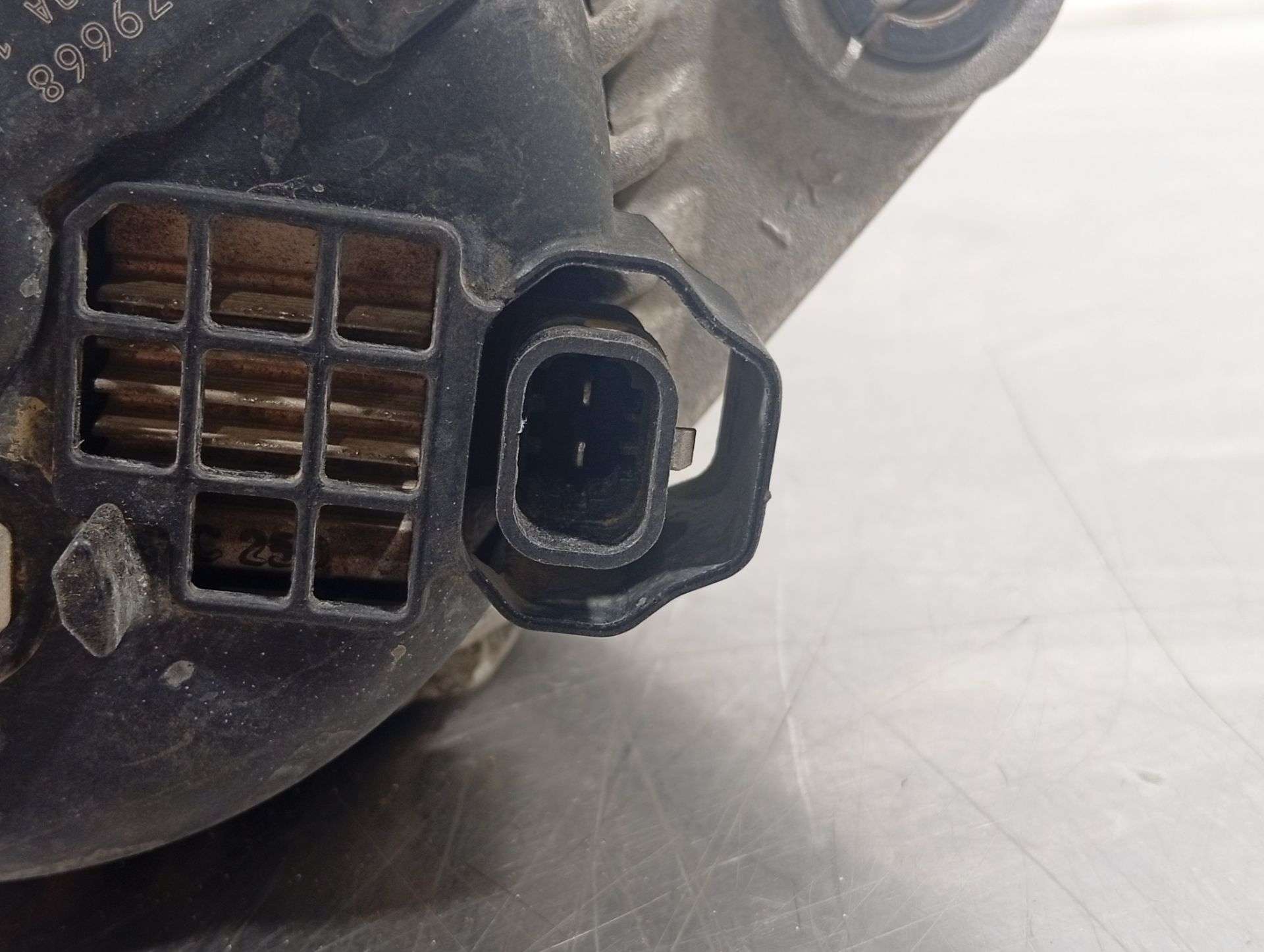 Alternador 13579668 de Opel Zafira c 2016-2018 170 CV - pieza usada