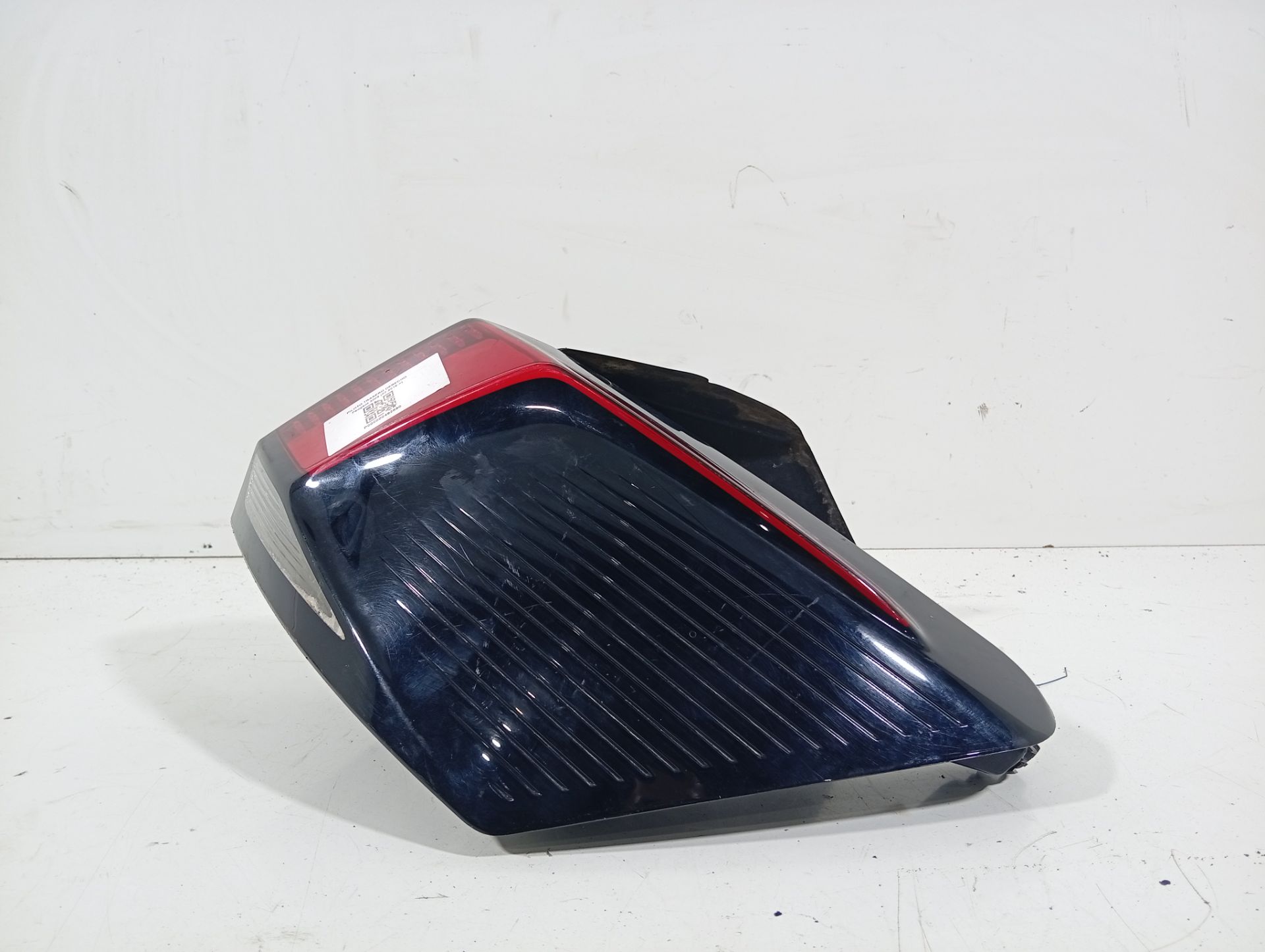 Piloto trasero derecho 9810477080 de Peugeot 3008 suv (mc_, mr_, mj_, m4_) 2016-0 131 CV - pieza usada
