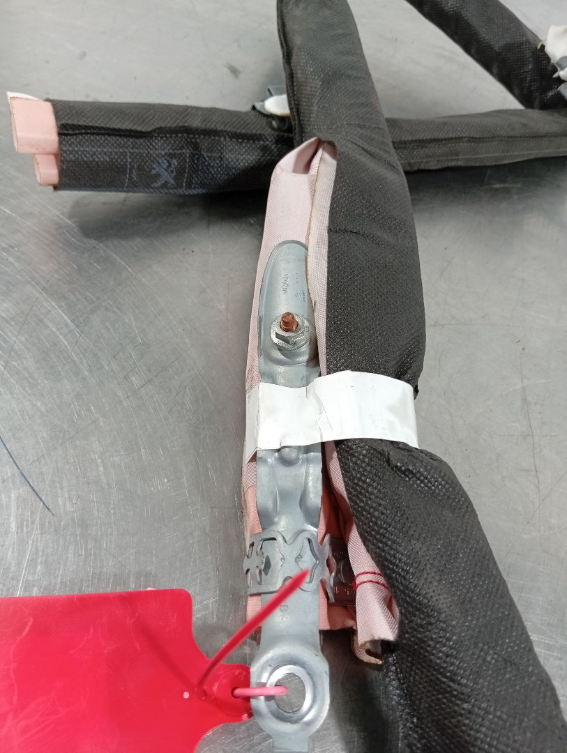 Rear curtain airbag lh 9811504680 de Peugeot 3008 suv (mc_, mr_, mj_, m4_) 2016-0 131 CV - pieza usada