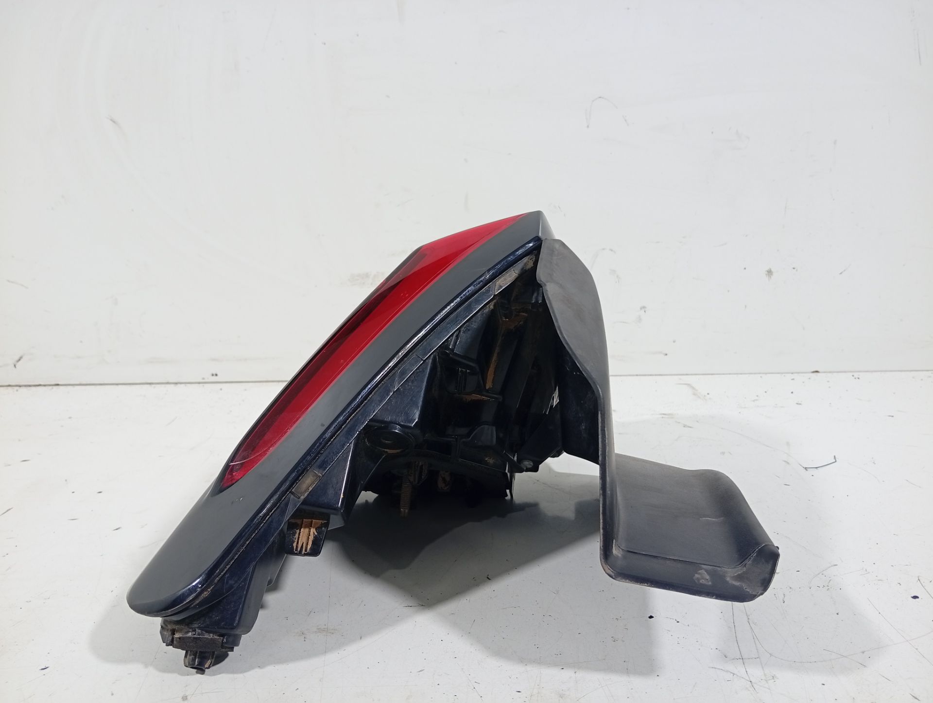 Piloto trasero derecho 9810477080 de Peugeot 3008 suv (mc_, mr_, mj_, m4_) 2016-0 131 CV - pieza usada