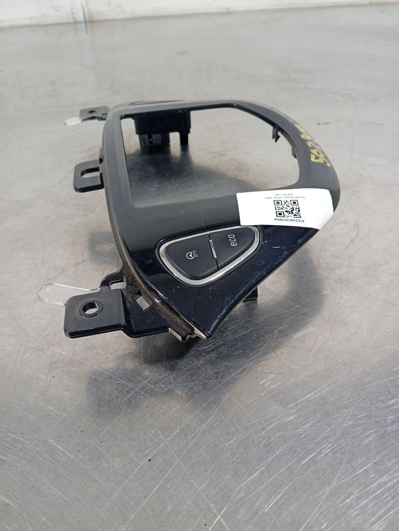 Moldura 13352019 de Opel Adam 2012-2012 87 CV - pieza usada