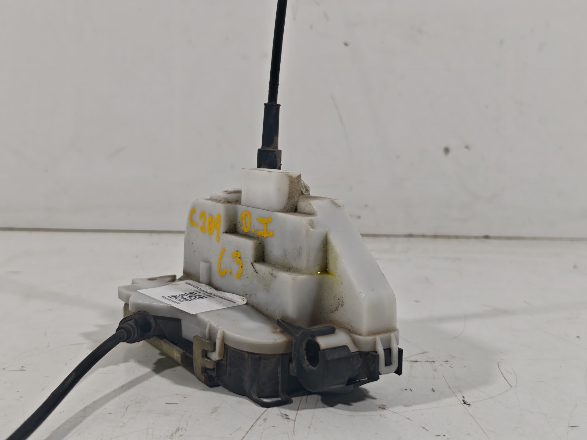 Fecho da porta frente esquerda 46982980 de Citroen C3 iii (sx) 2016-2006 - pieza usada