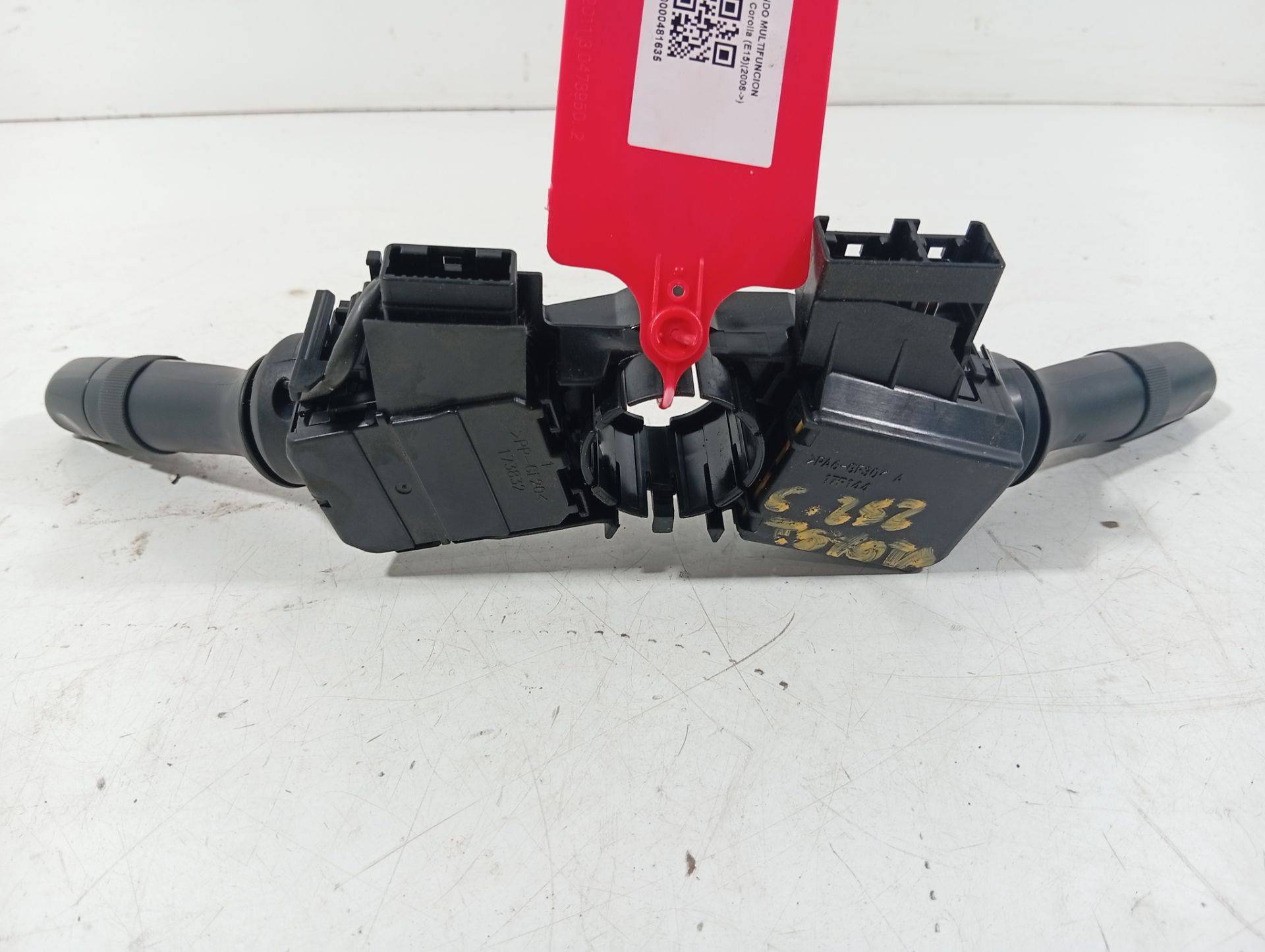 Mando multifunción 173832 de Toyota Corolla sedán (_e15_) 2006-2014 - pieza usada