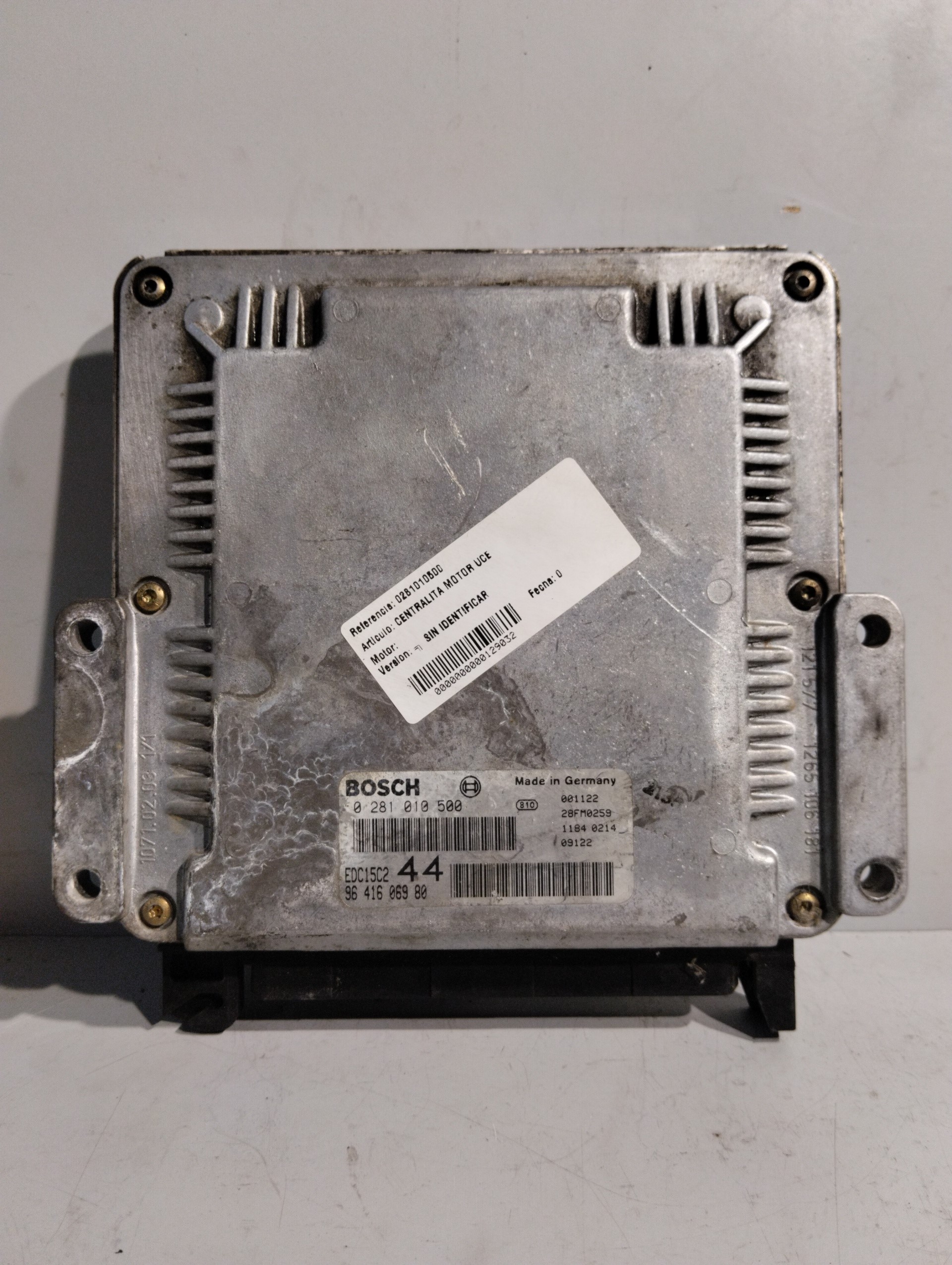 Centralita motor uce 0281010500 de Peugeot 206 hatchback (2a/c) 1998-2003 - pieza usada