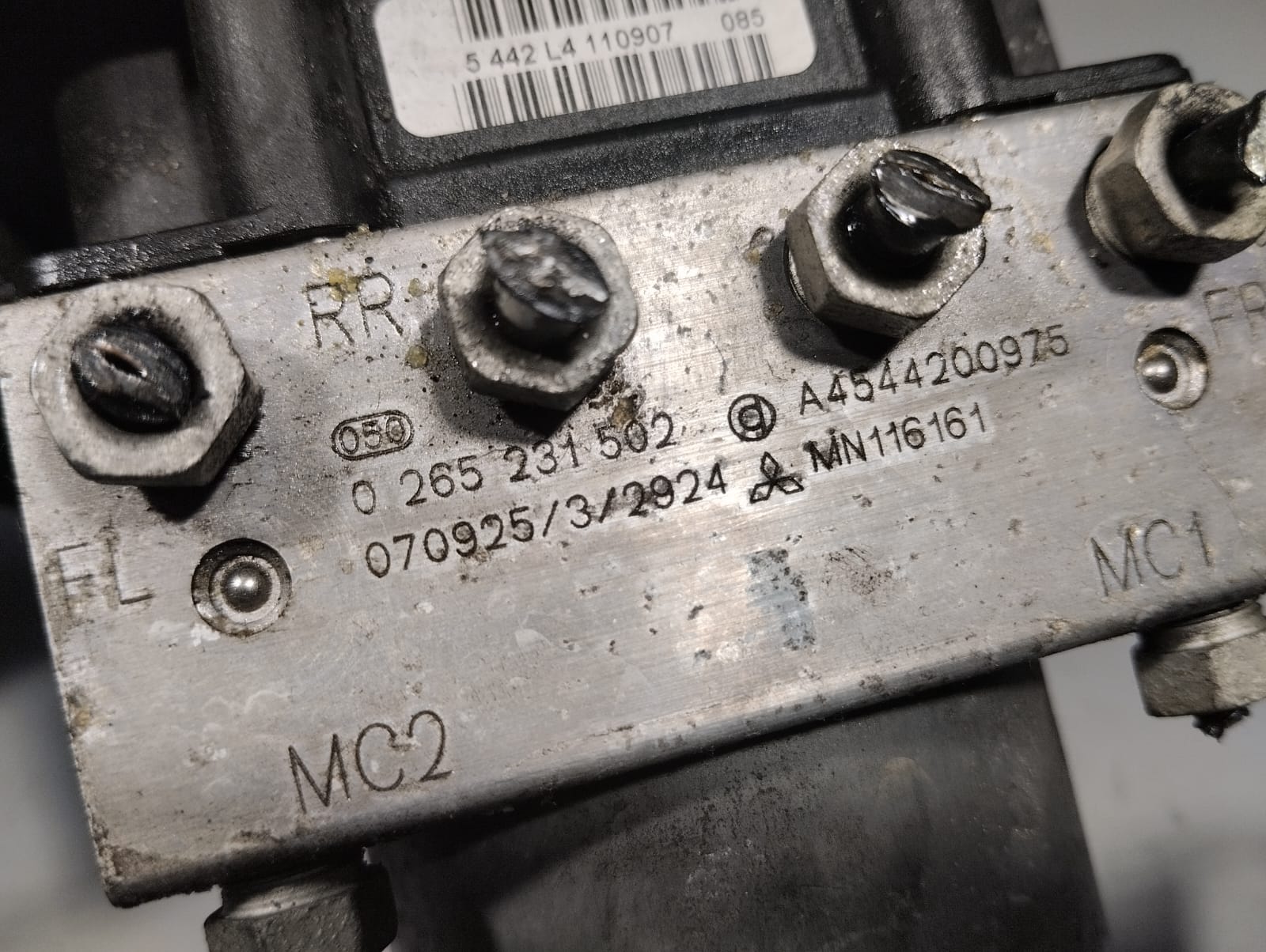 Abs 134910 0265231502 de Mitsubishi Colt 2005-2009 con 114250 km - pieza usada