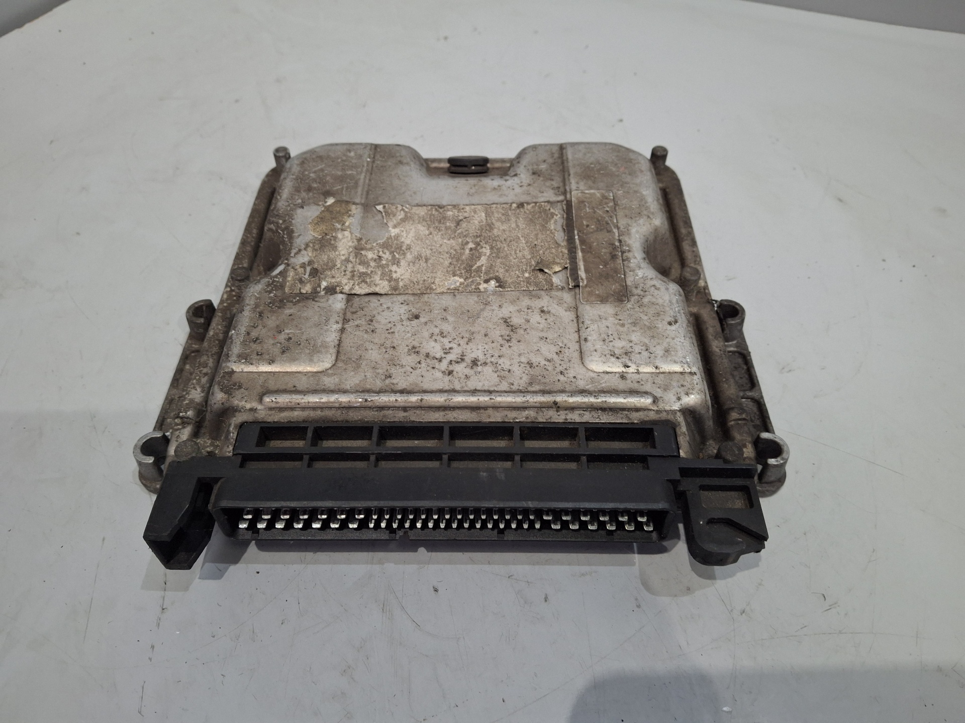 Motorsteuergerät 0281010250 de Peugeot 206 hatchback (2a/c) 1998-2003 - pieza usada