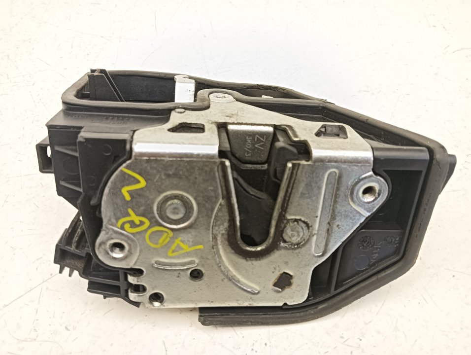Cerradura puerta trasera derecha 7229458 de Bmw 1 berlina 2004-0