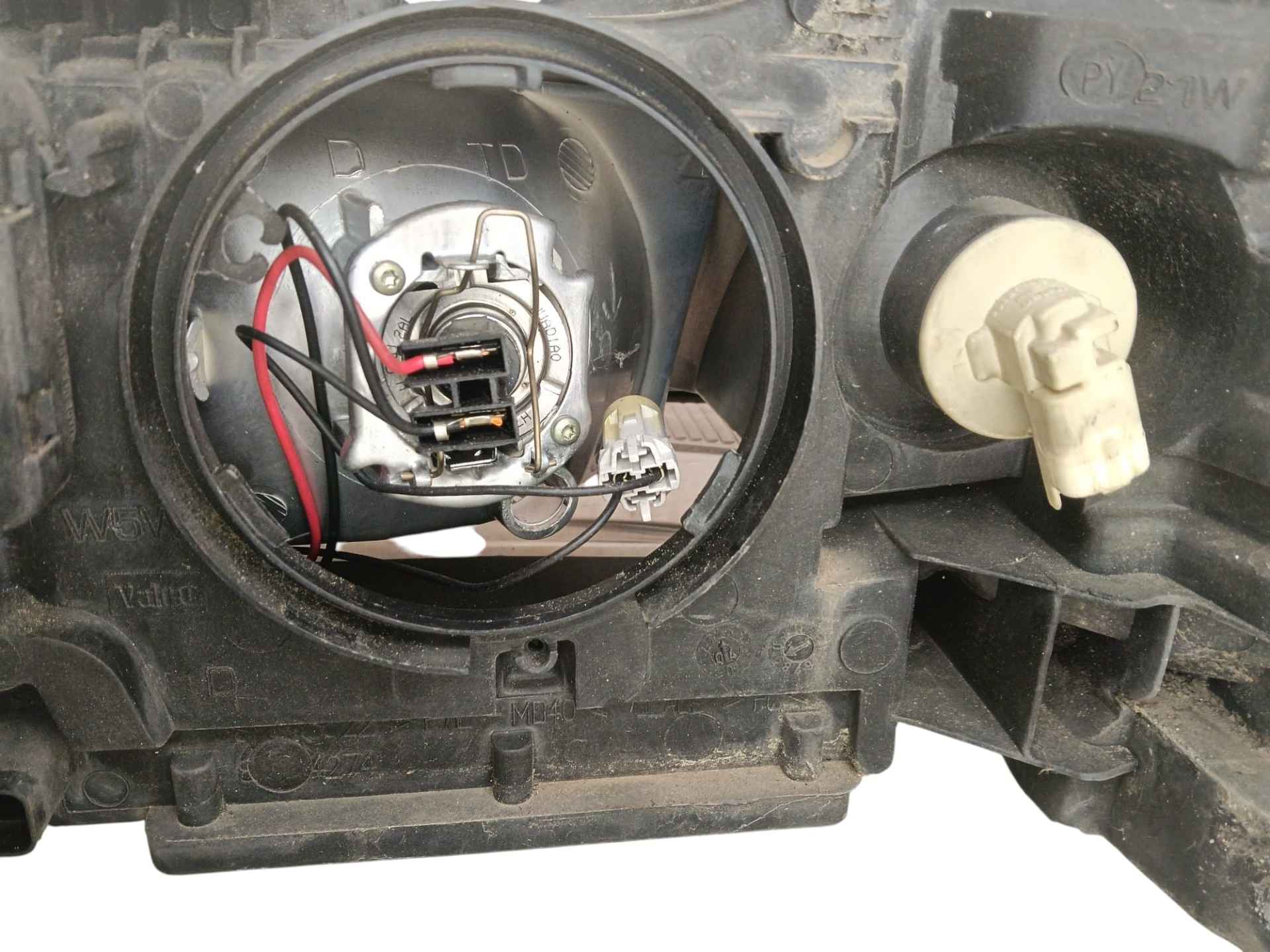 Headlamp rh 8200002847 de Renault Laguna ii (bg0/1_) 2001-2007 120 CV - pieza usada