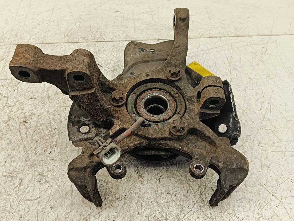 Front right wheel hub 90498811 de Opel Astra g hatchback (t98) 1998-2003 75 CV - pieza usada