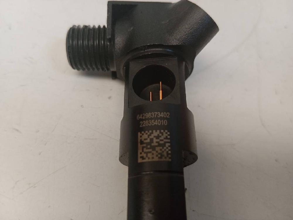 Injecteur 651921 228354010 de Mercedes-benz Clase c (w205) 2014-2018 170 CV con 347723 km - pieza usada